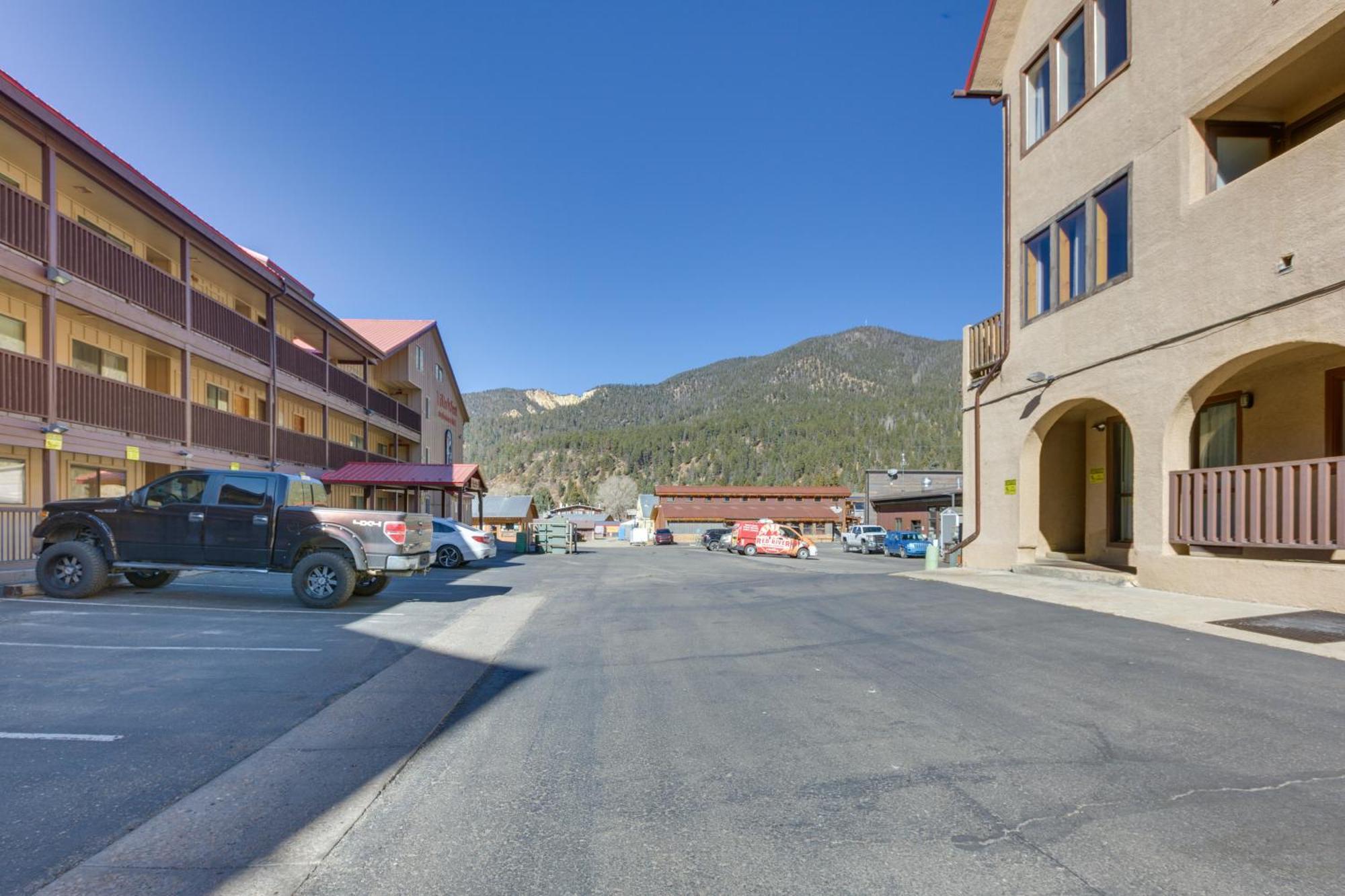 Ski-In Red River Retreat Balcony, Mountain Views! Exterior foto