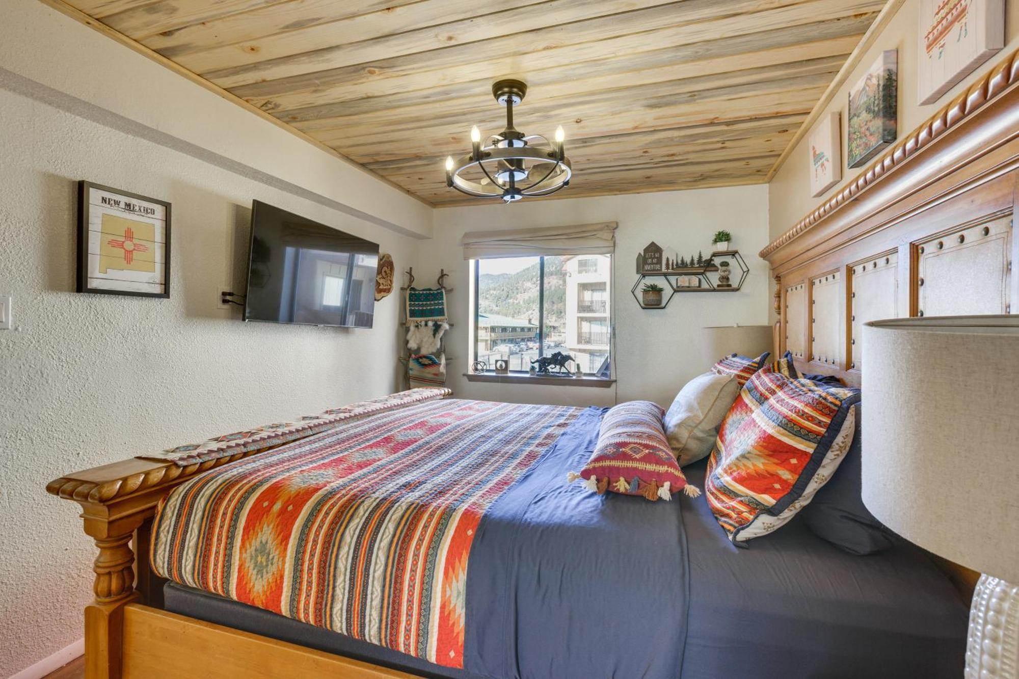 Ski-In Red River Retreat Balcony, Mountain Views! Exterior foto